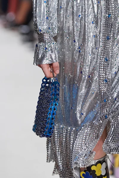 Look 92